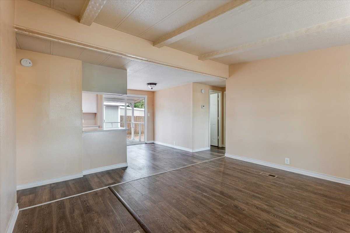 209 Wicker Hill Rd - Photo 4 of 21