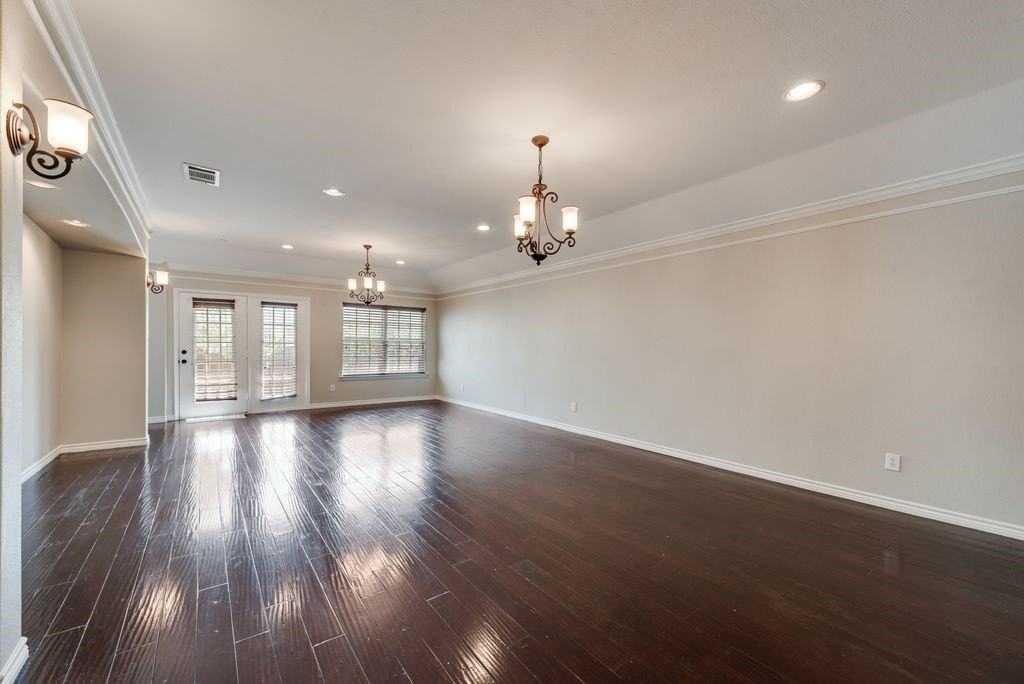 5846 Pinebrook Dr - Photo 5 of 23