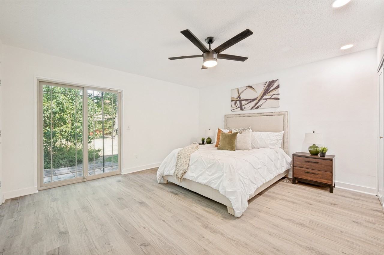 5012 Hatherly Dr - Photo 2 of 21