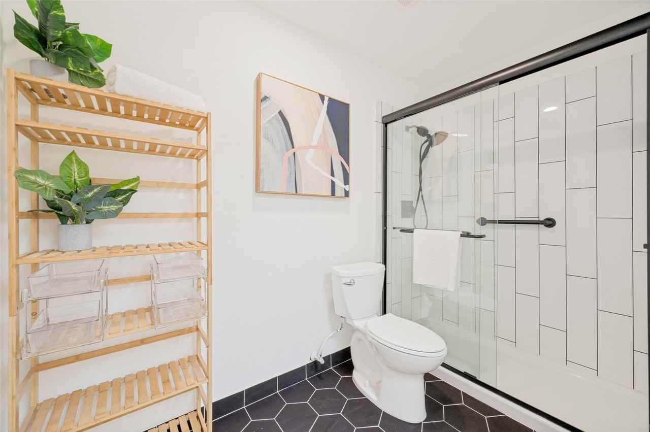 5012 Hatherly Dr - Photo 3 of 21
