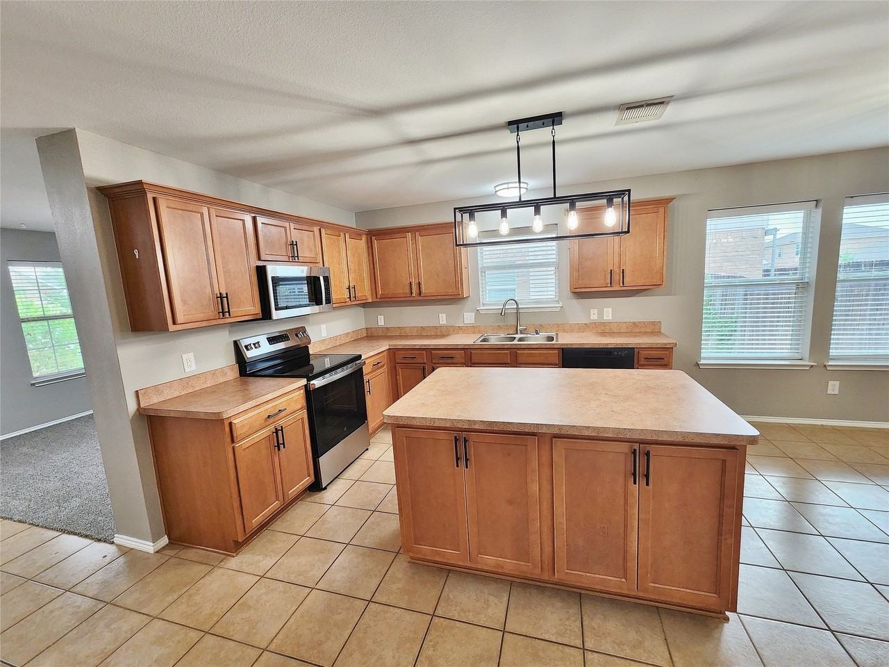 1229 Pine Forest Dr - Photo 4 of 15