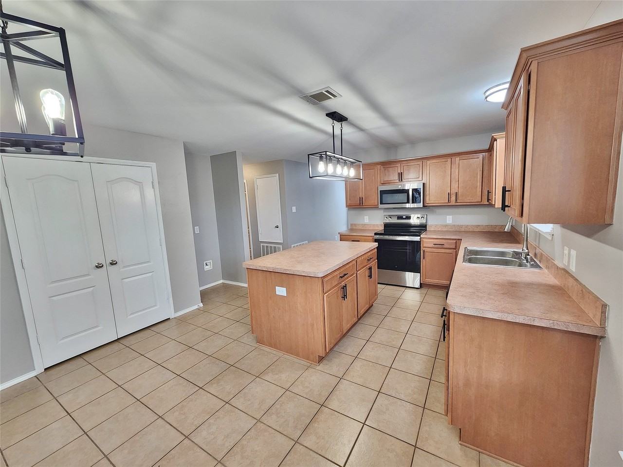 1229 Pine Forest Dr - Photo 6 of 15