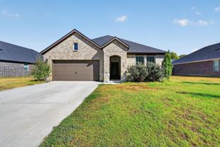 108 Lakeview Cir - Photo 1 of 1