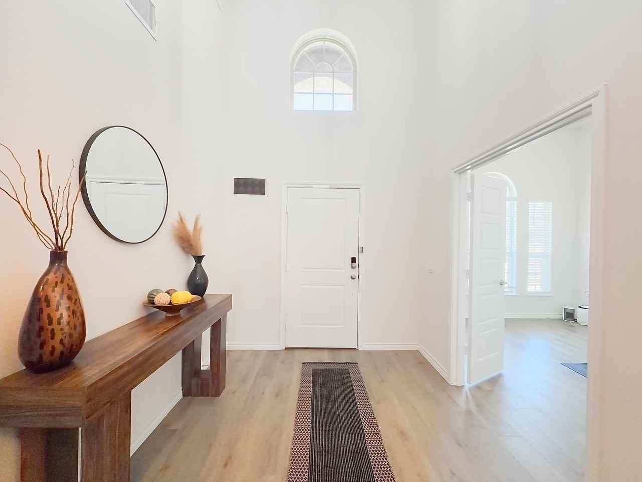 7400 Seton Pl - Photo 5 of 37