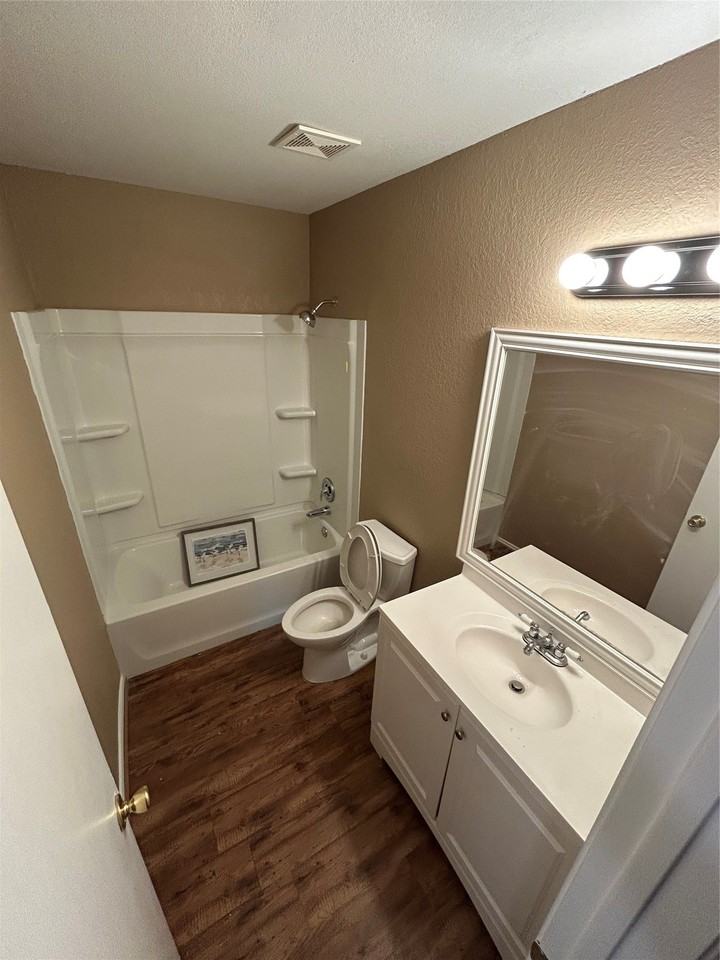 105 Sudbury Way - Photo 6 of 13