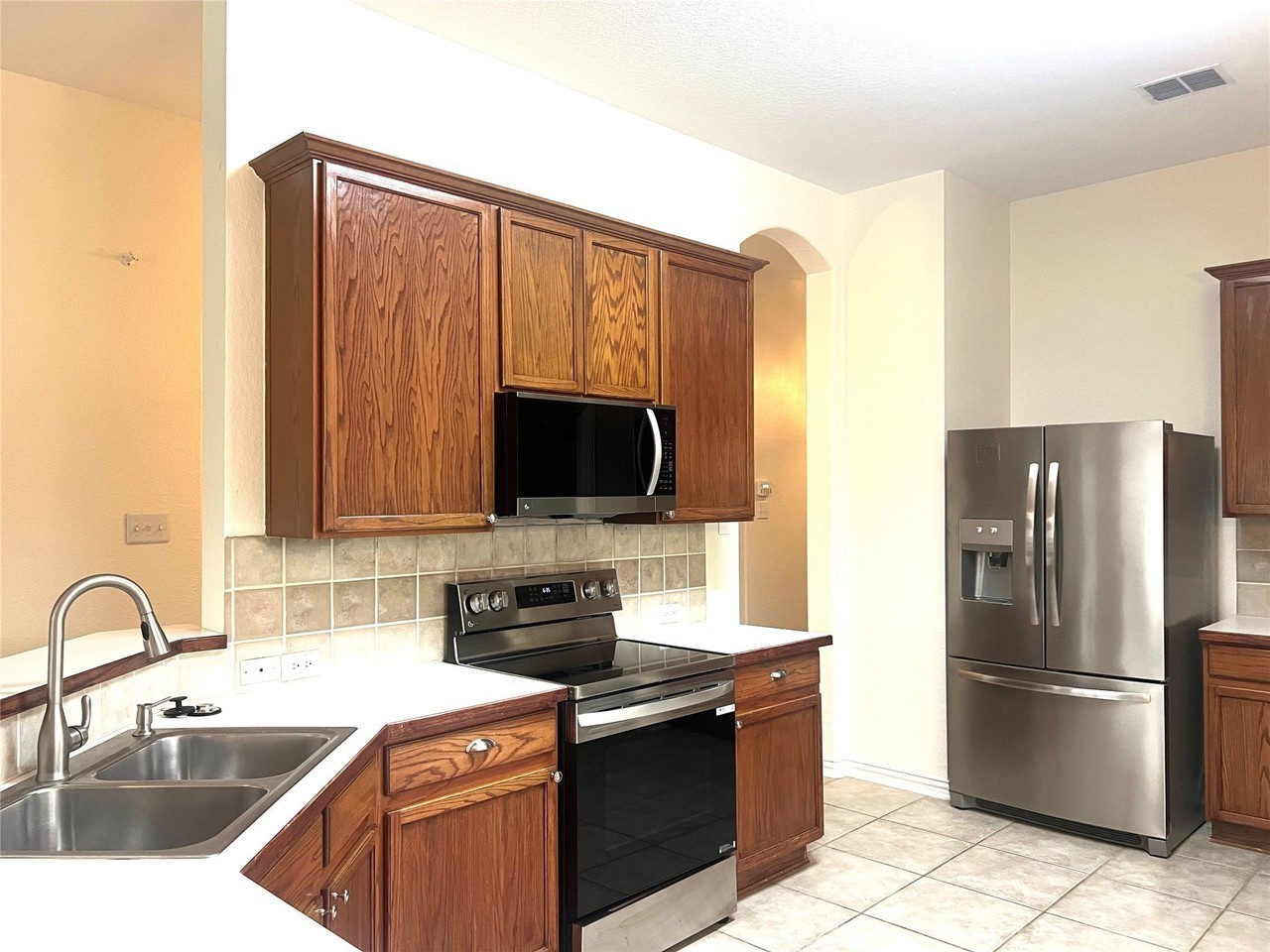 2701 Evening Mist Dr - Photo 4 of 17