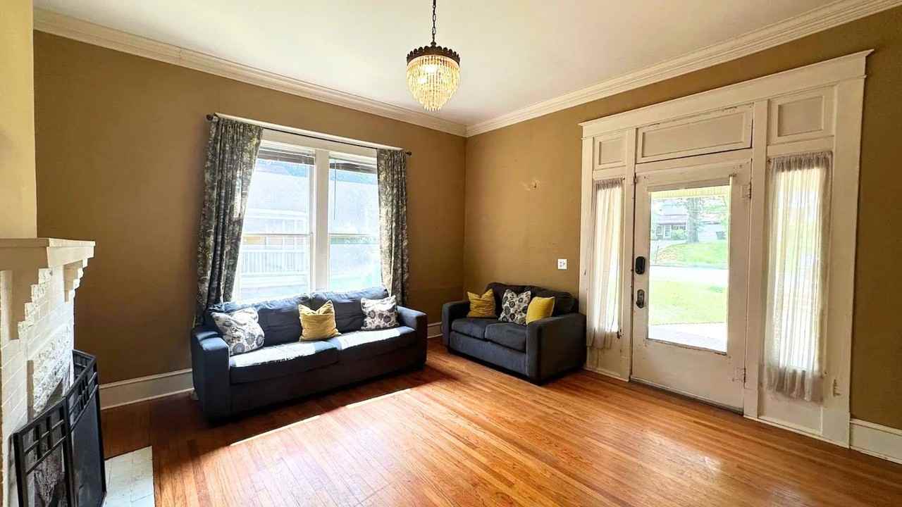 938 Boulevard St - Photo 5 of 18