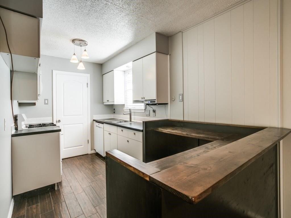 933 Meadow Mead Dr - Photo 2 of 27