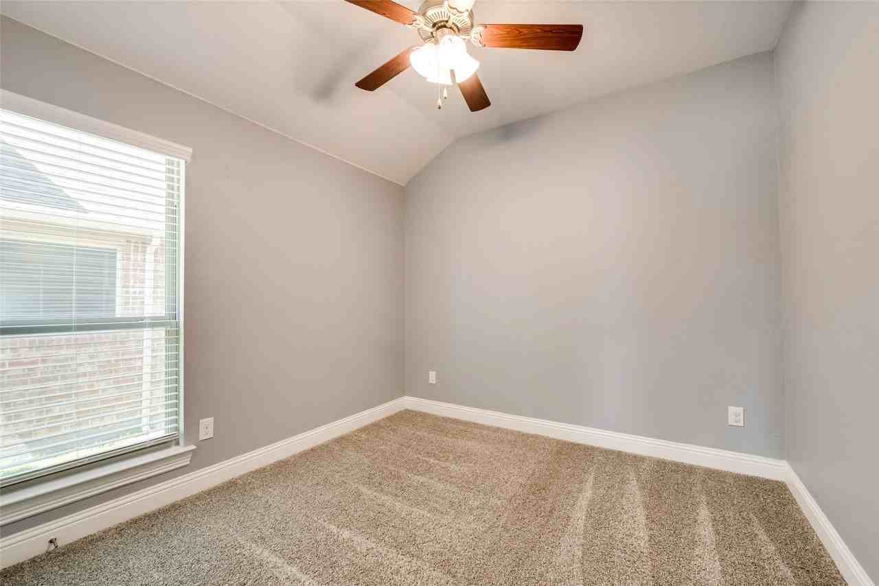 1211 Freestone Dr - Photo 2 of 19