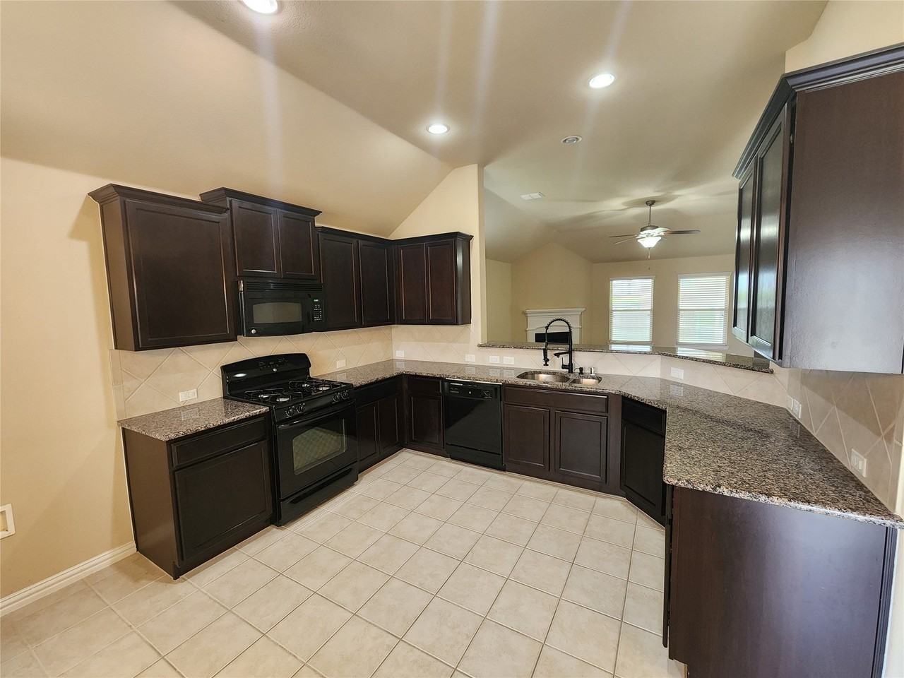 500 Paddle Dr - Photo 7 of 40