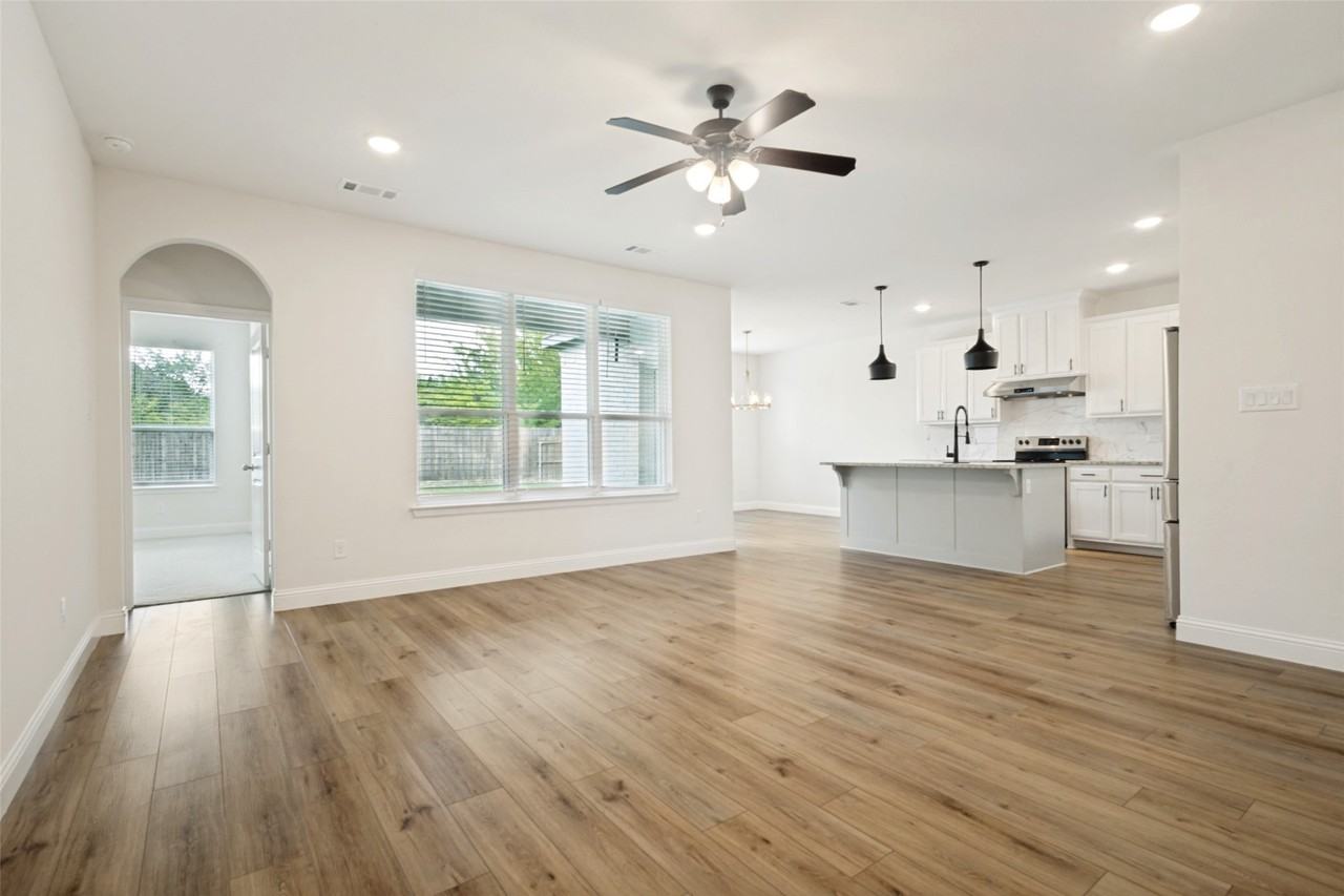 2405 Donella Dr - Photo 2 of 14