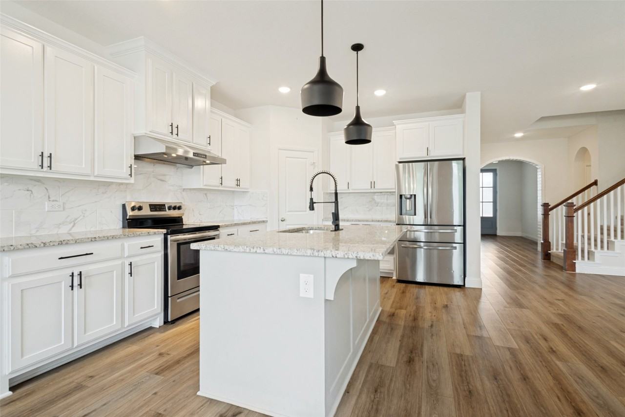 2405 Donella Dr - Photo 4 of 14
