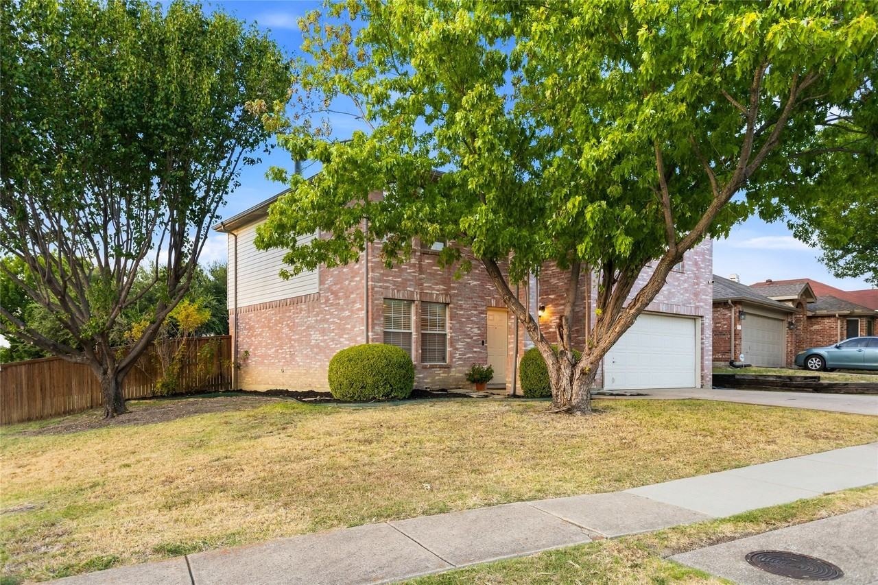 1301 Mill Xing - Photo 5 of 37