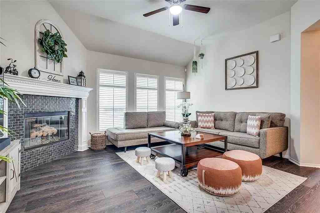 11348 Lockshire Dr - Photo 2 of 25