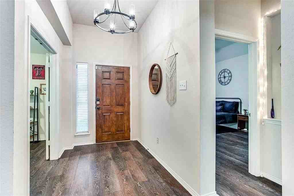 11348 Lockshire Dr - Photo 4 of 25