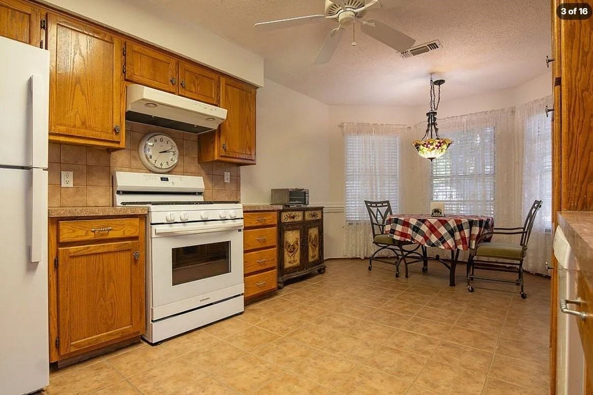 3622 Swafford St - Photo 5 of 16