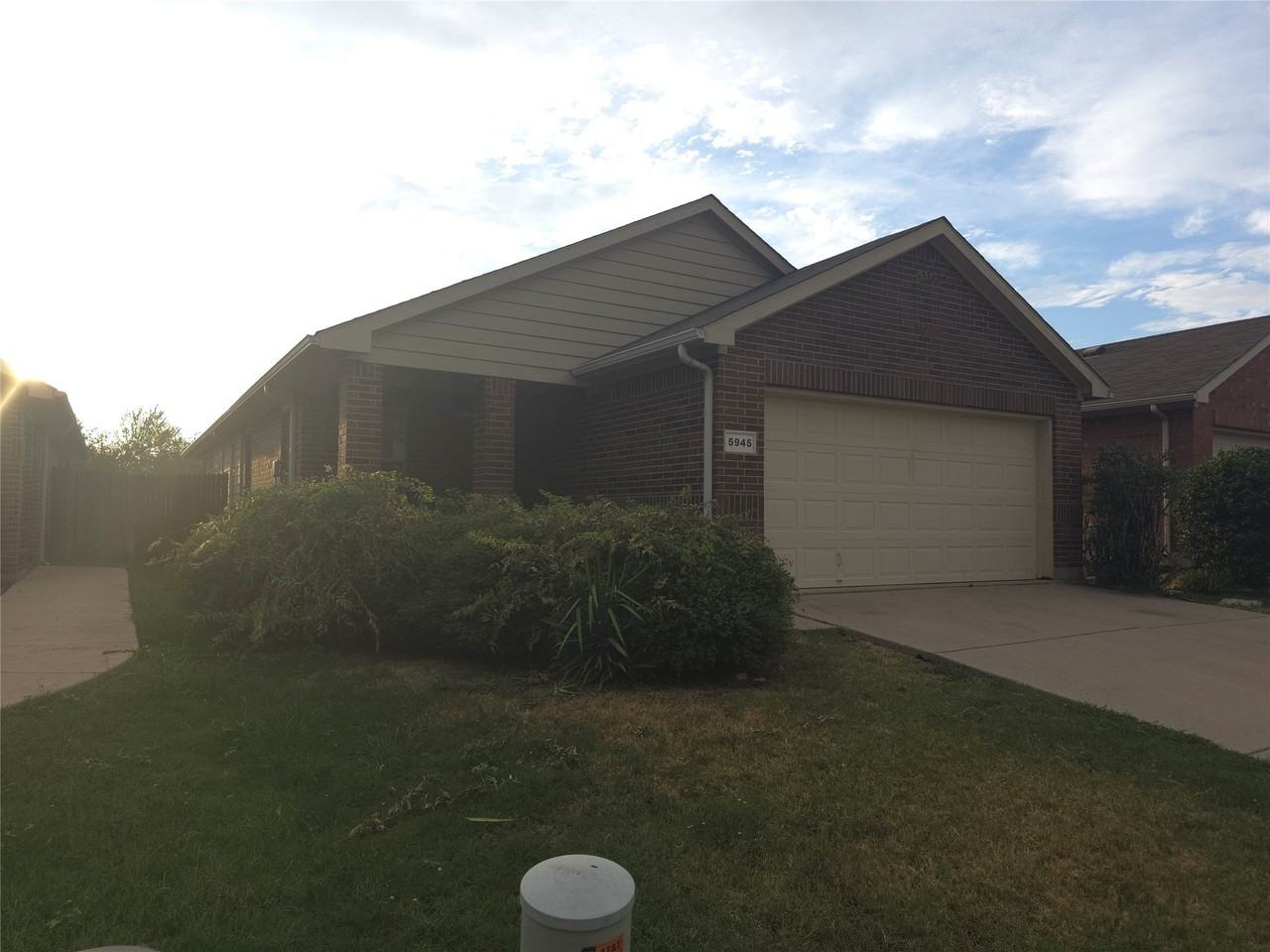 5945 Missy Ln - Photo 4 of 30