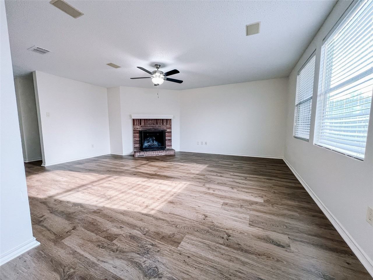 1329 Scenic Hills Dr - Photo 7 of 26
