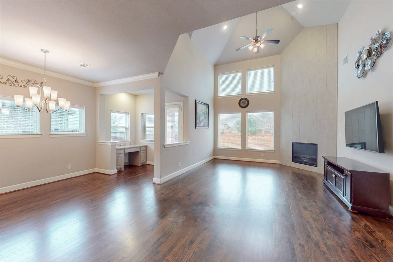 112 Spear Ct - Photo 5 of 37