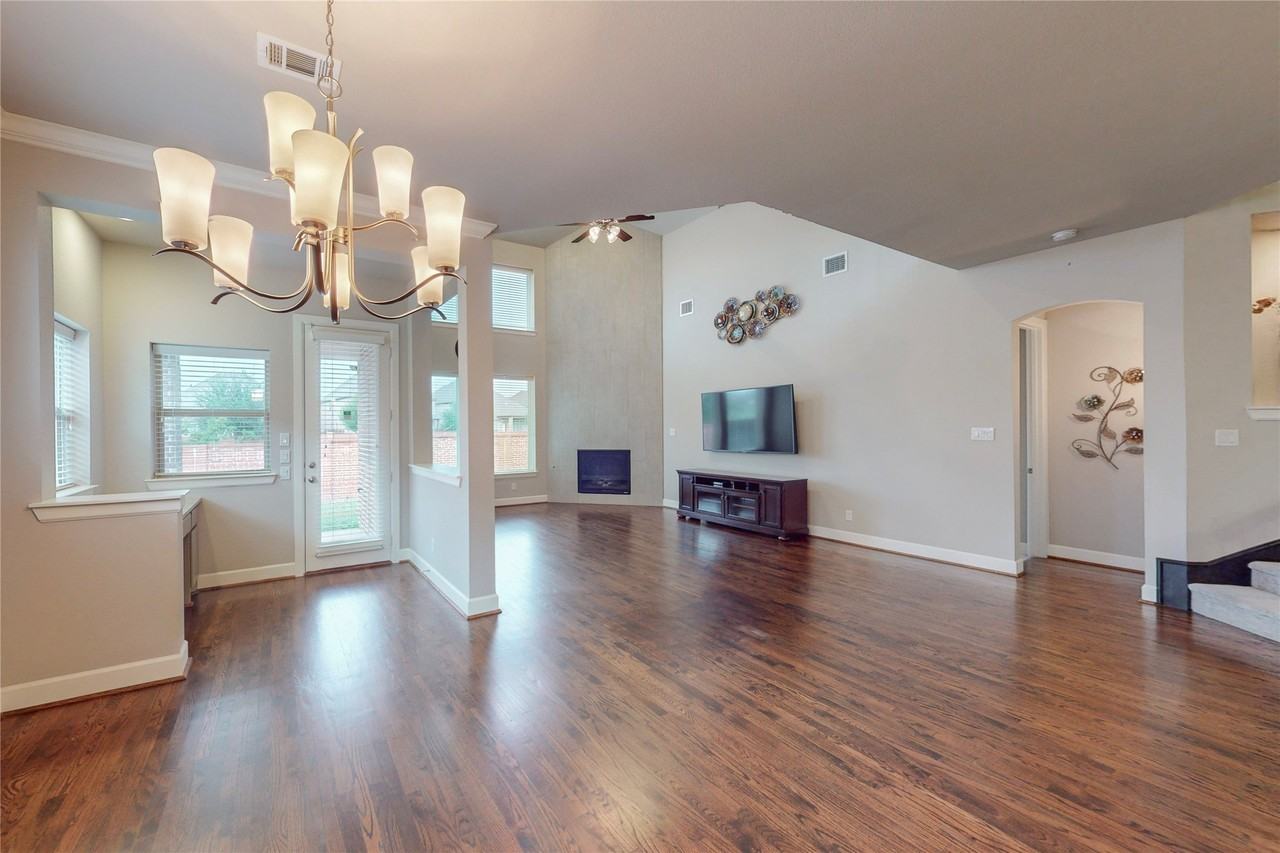 112 Spear Ct - Photo 7 of 37