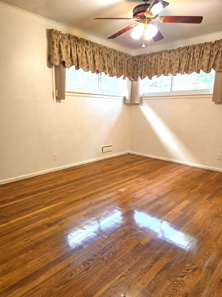 16615 16th Ave - Photo 4 of 18