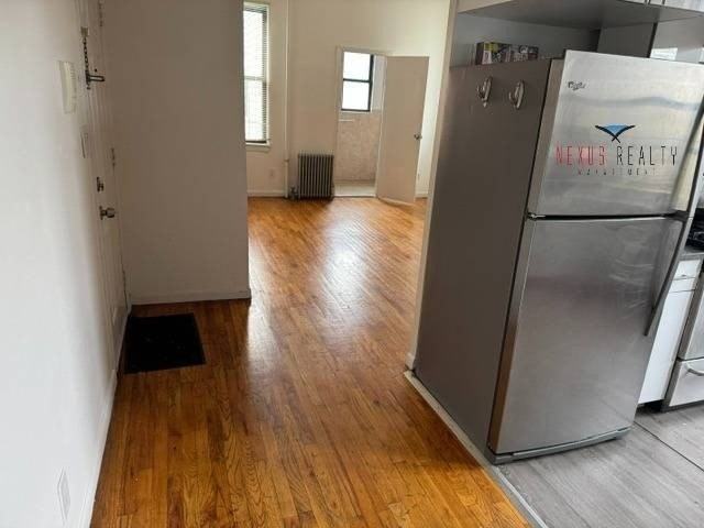 2335 31st St #2R - Photo 3 of 8