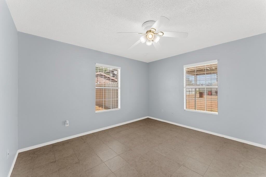 3514 N Vega Ave - Photo 2 of 27