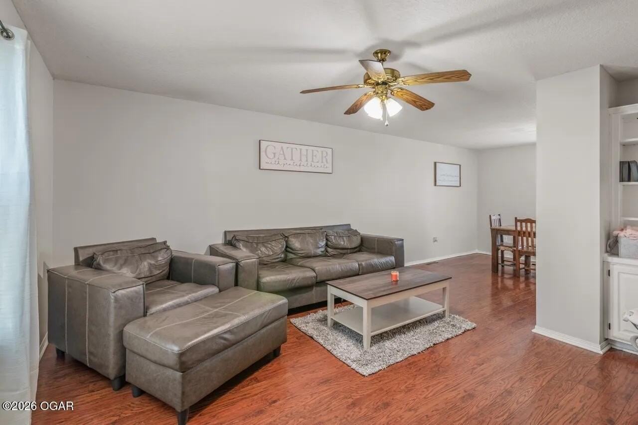 2098 Webbwood Dr - Photo 6 of 18