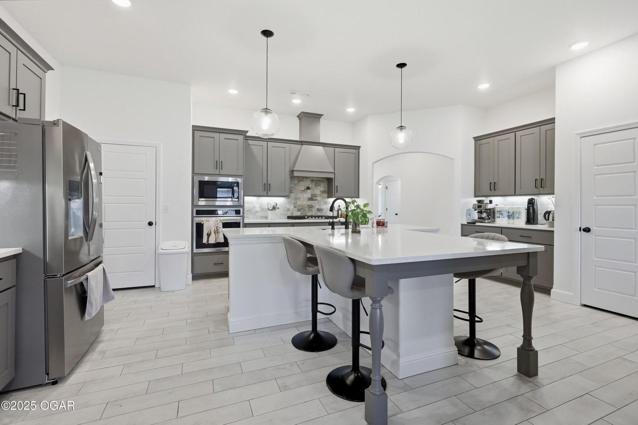 208 Otto Ave - Photo 2 of 22