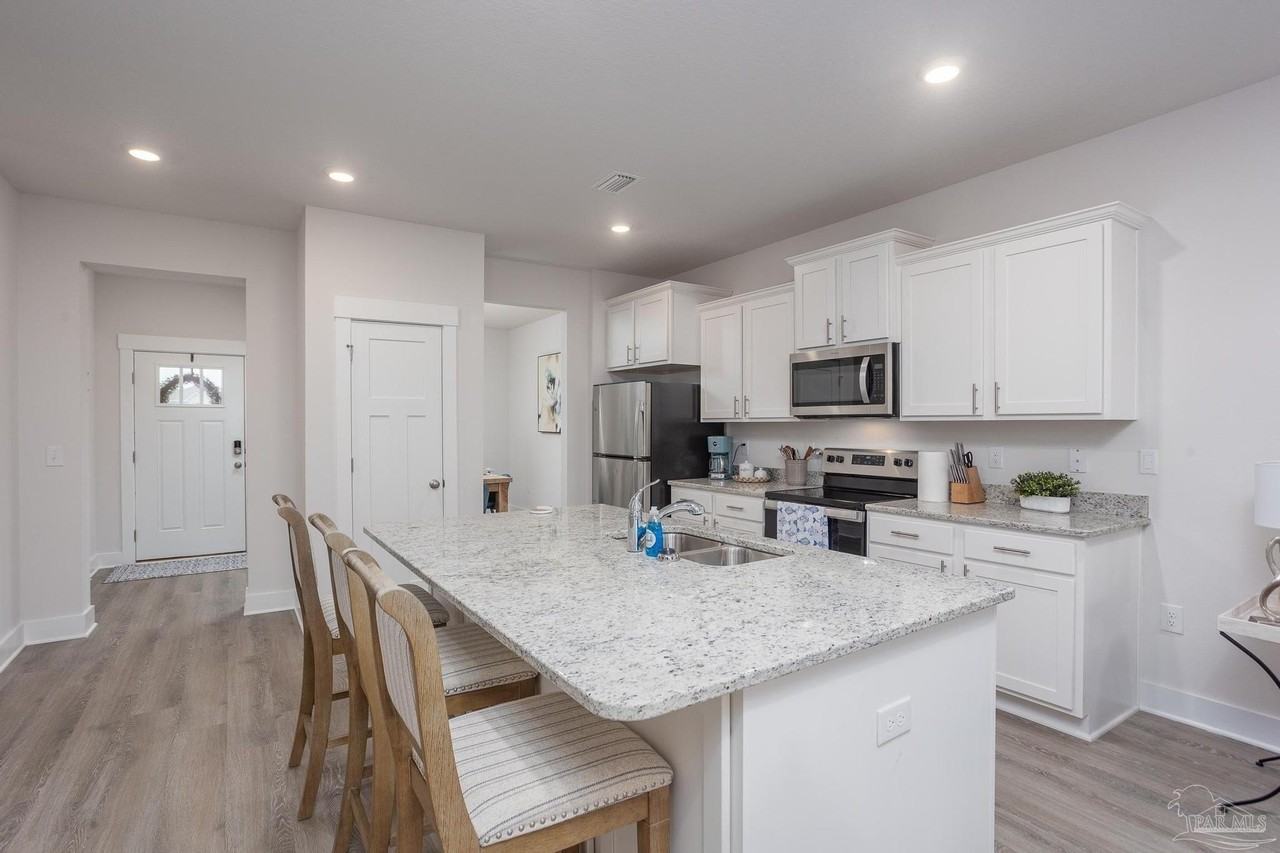14338 Gardenglen Dr - Photo 6 of 47