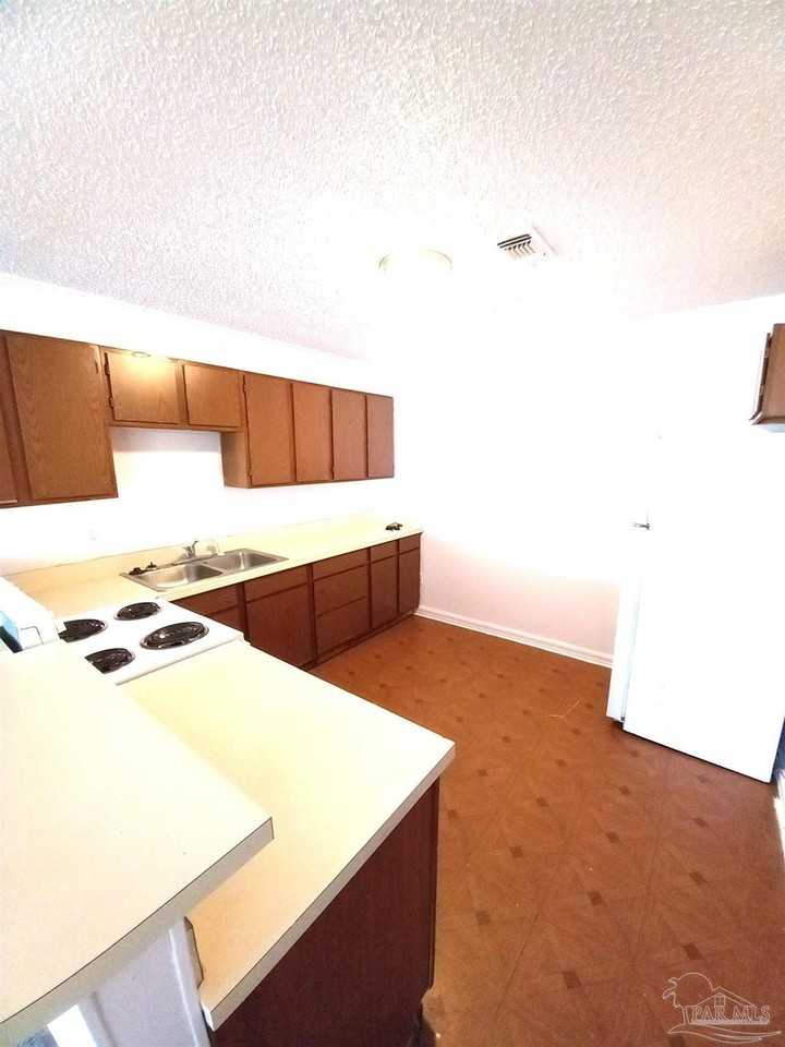 419 N Wentworth St - Photo 4 of 7