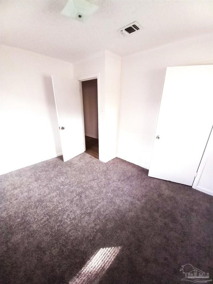 419 N Wentworth St - Photo 6 of 7