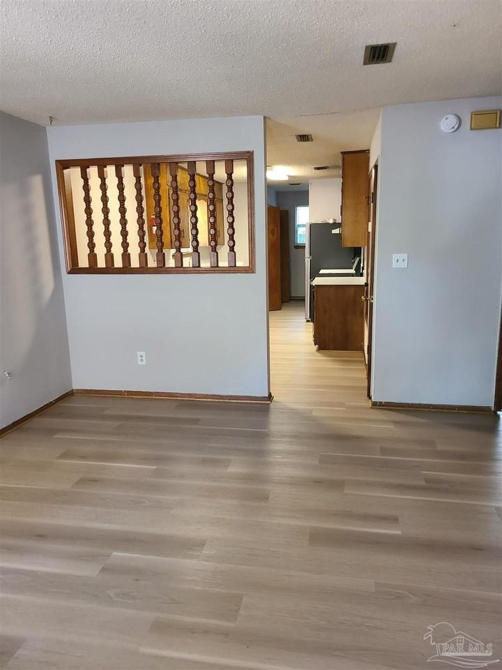 331 E Olive Rd - Photo 6 of 9