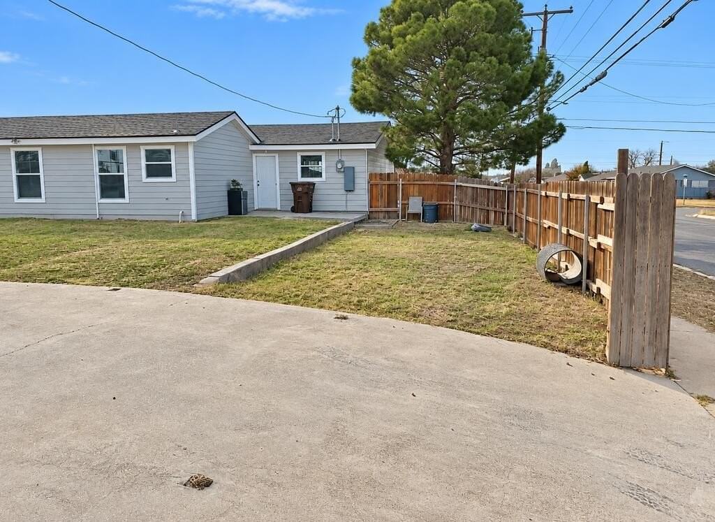 4101 Parkway Rd - Photo 2 of 6