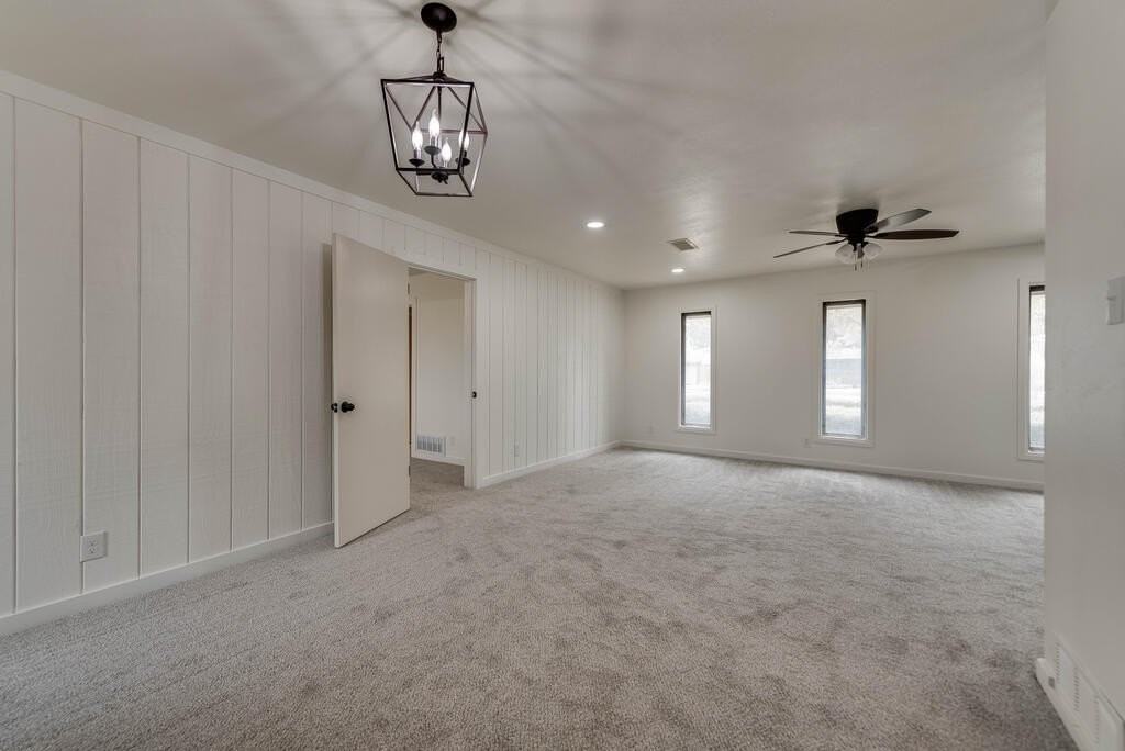 1502 Ventura Ave - Photo 5 of 34