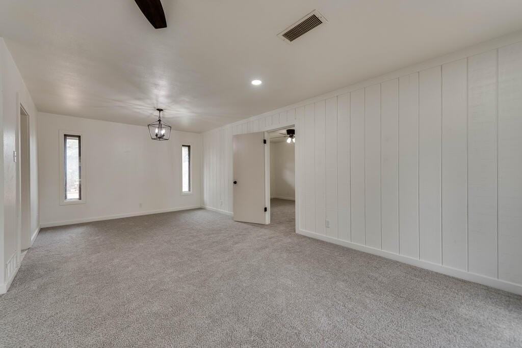 1502 Ventura Ave - Photo 6 of 34
