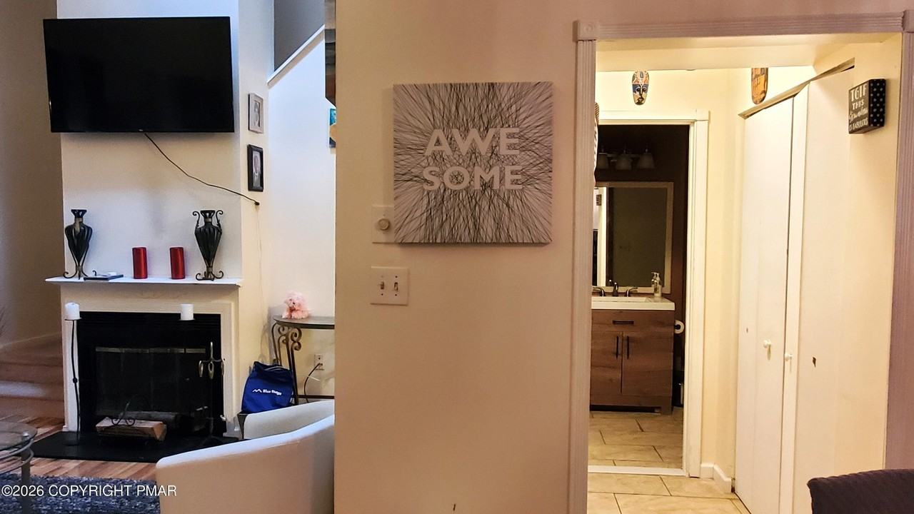 206 Falls Cir - Photo 4 of 12