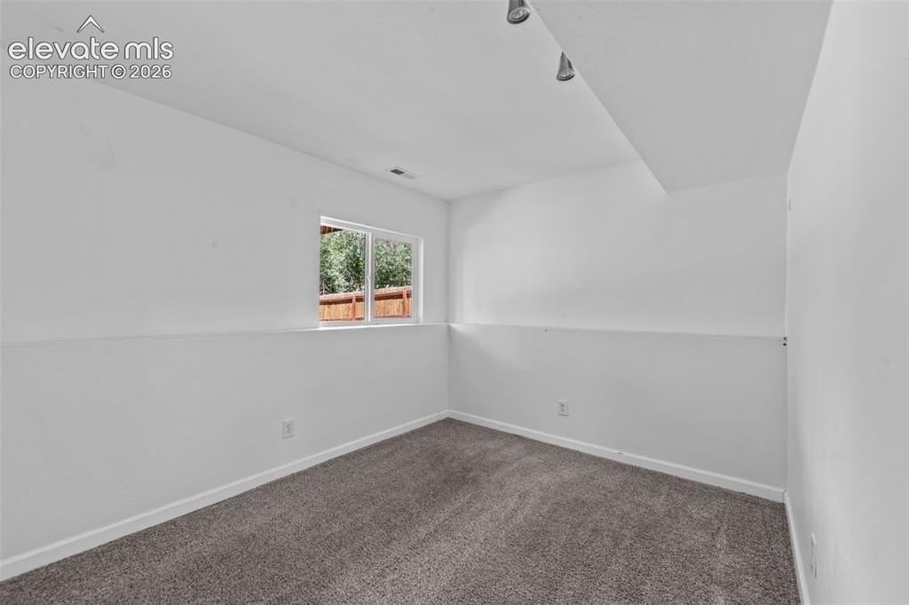 585 Blossom Field Rd - Photo 4 of 27