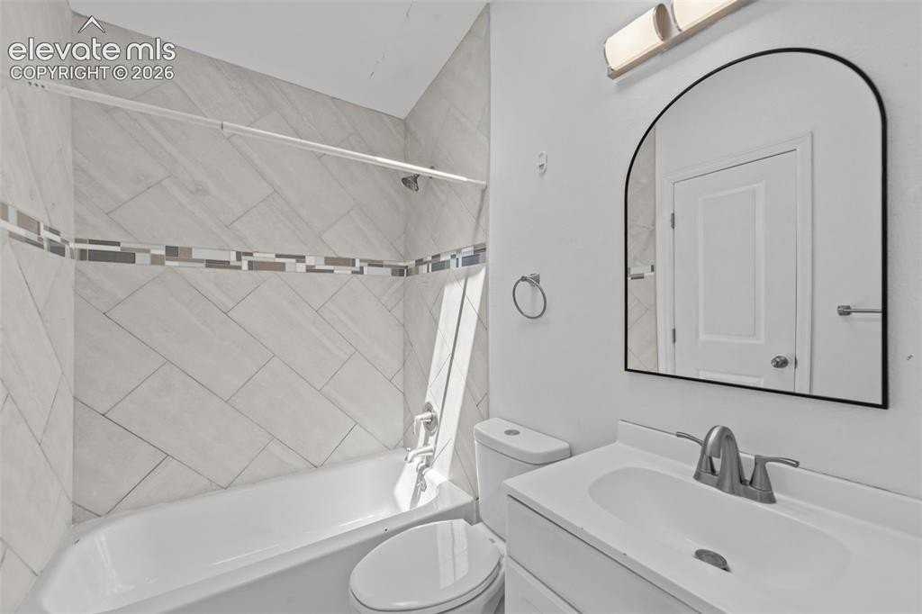 585 Blossom Field Rd - Photo 7 of 27