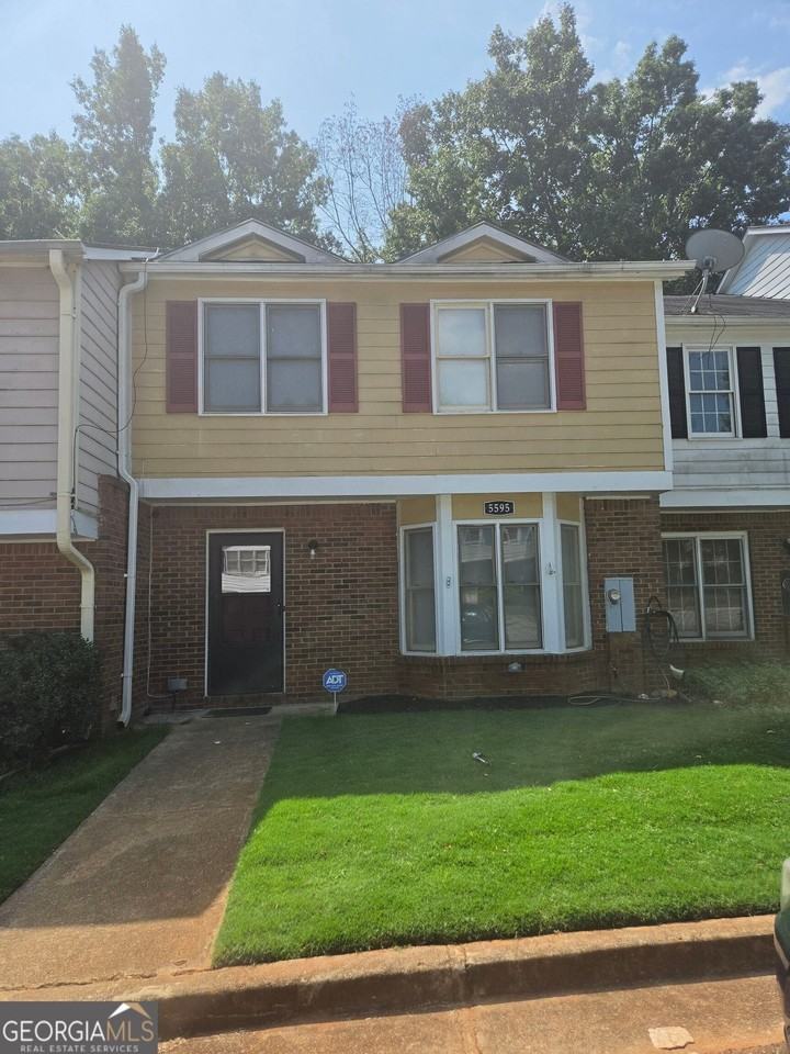5595 Wells Cir