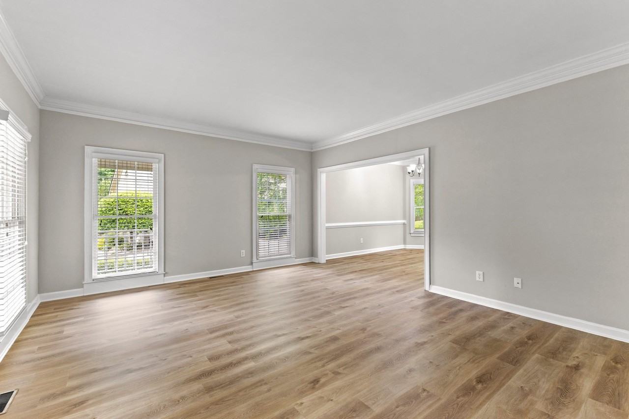 63 Audubon Pl - Photo 4 of 48
