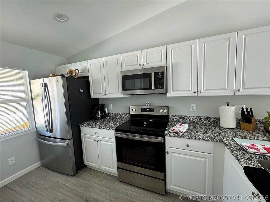 5860 Se Normandy Ave - Photo 3 of 29