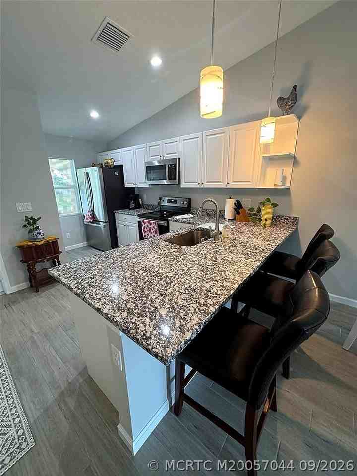 5860 Se Normandy Ave - Photo 5 of 29