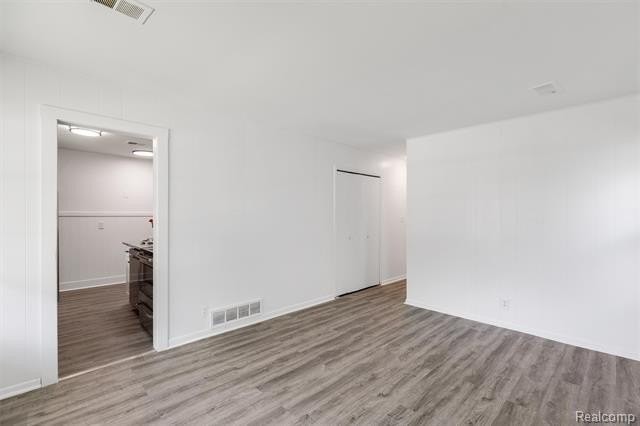 2147 Almont St - Photo 6 of 21