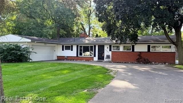 32305 Shrewsbury St - Photo 2 of 21