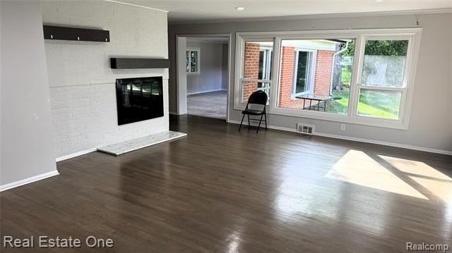 32305 Shrewsbury St - Photo 3 of 21