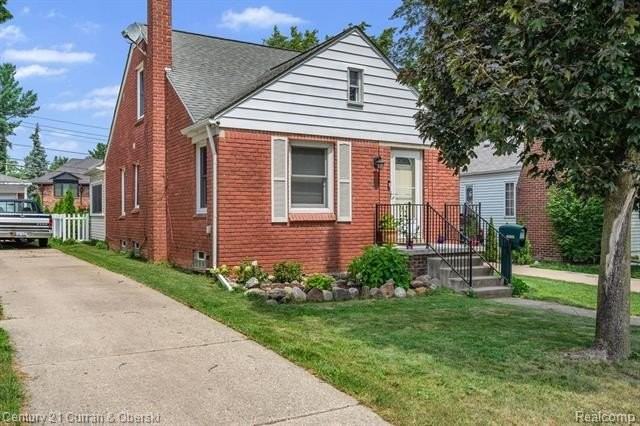22510 Cherry Hill St - Photo 2 of 13