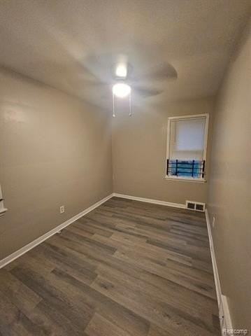 6316 Farmbrook St - Photo 5 of 9