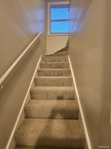 6316 Farmbrook St - Photo 7 of 9
