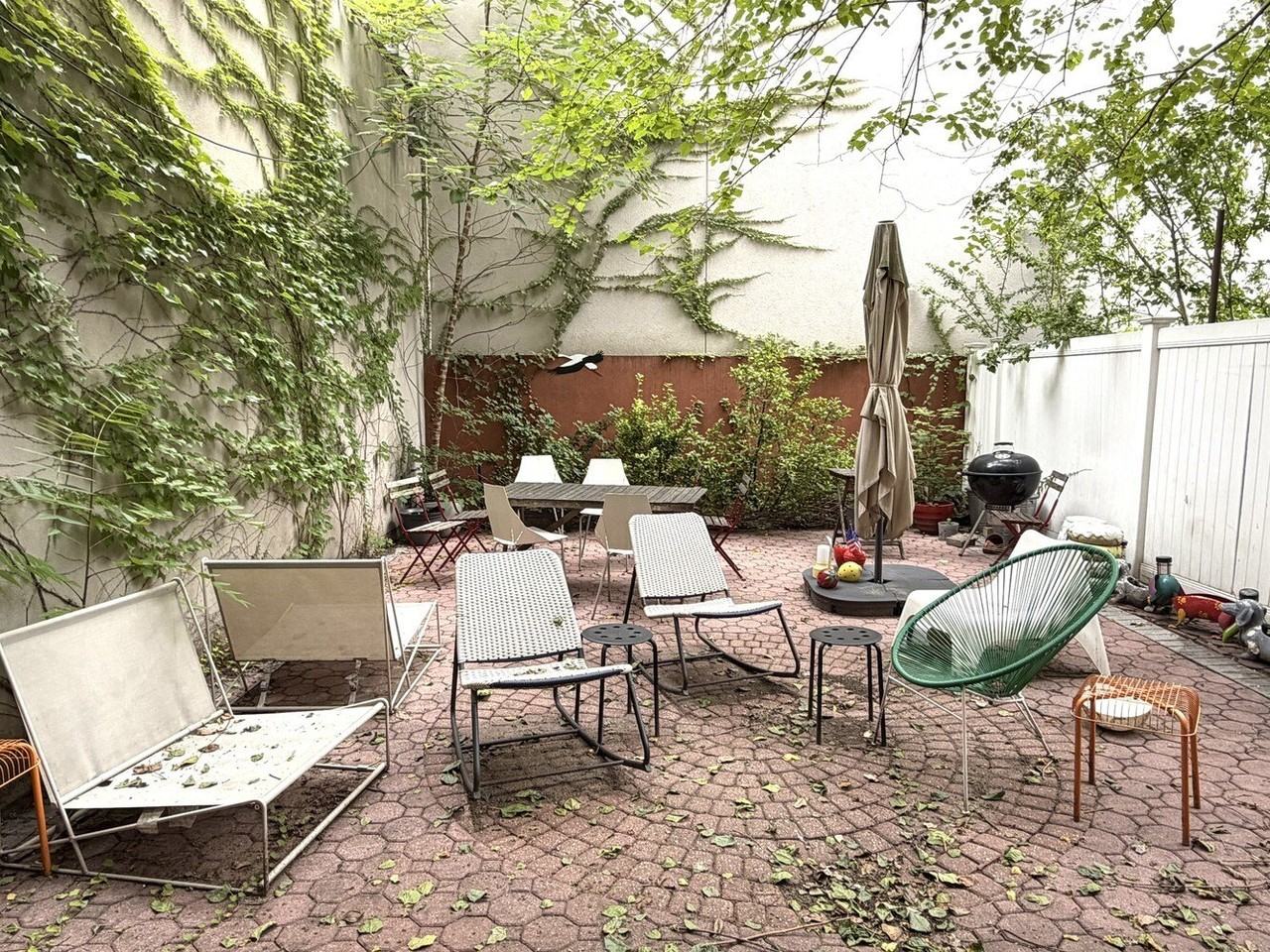 605 Vanderbilt Ave - Photo 4 of 4